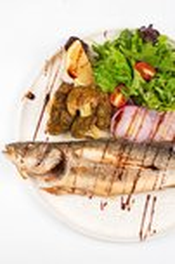 Сибас запеченный с брокколи 