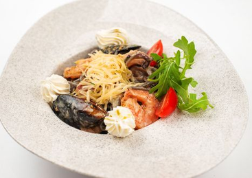 Черн. спагетти с морепродуктами