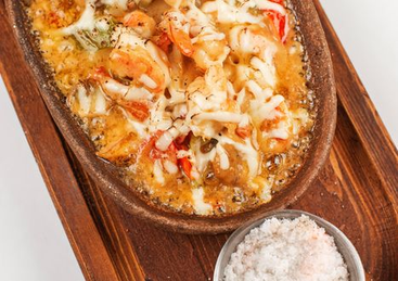 Креветки в слив. соусе с грибами